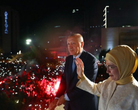 Окончателно: Ердоган спечели вота в Турция, партията му обаче губи мнозинство