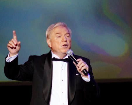 Стреляха с пистолет срещу певеца Мустафа Чаушев