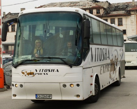 Защо плащаме по 14 лева за автобуса Пловдив – София при цена на билета под 7 лева?