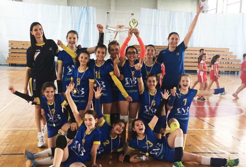 Летни занимания за децата на волейболната Марица