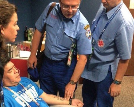 Дон Диего след припадъка: Нищо ми няма, само вратът ме болеше СНИМКА И ВИДЕО