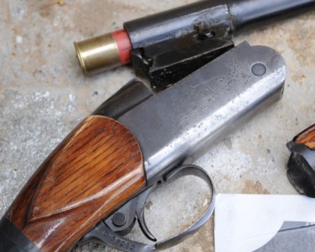 Пипнаха двама в Пазарджишко с незаконно огнестрелно оръжие и боеприпаси