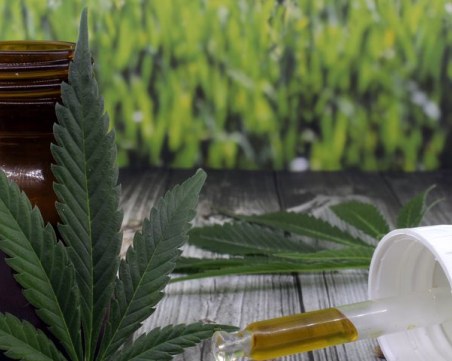 САЩ одобри лекарство на базата на марихуана