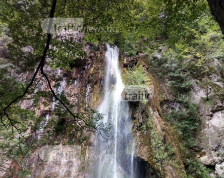 Били ли сте на Сливодолското падало? Само на 30 минути е от Пловдив! СНИМКИ+ВИДЕО