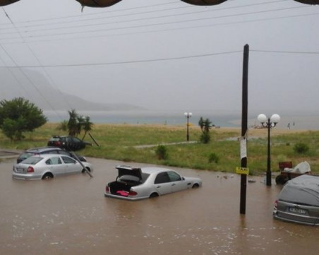 Какво да правим, ако пороят повреди автомобила ни?