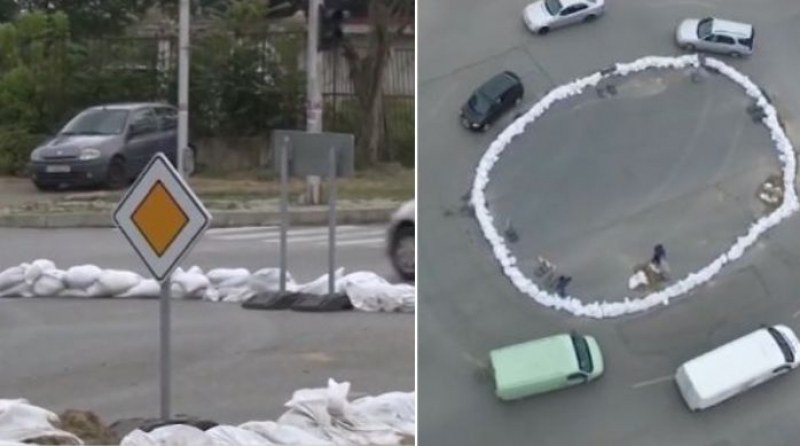 Кръгово, направено от чували с пясък, изуми старозагорци