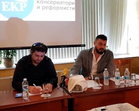 Бареков пред пълна зала в Пловдив: Ще работя за създаване на политически проект – алтернатива на Иван Тотев