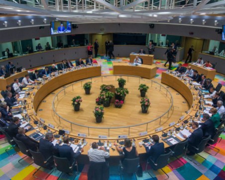 След 10 часа преговори: ЕС отпуска повече пари за справяне с миграцията