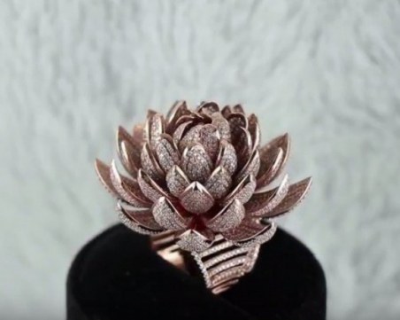 Световен рекорд: бижутери поставиха 6690 диаманта върху един-единствен пръстен ВИДЕО