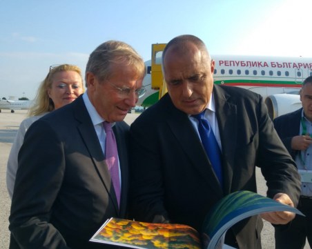 Бойко Борисов пристигна в Австрия, предава щафетата