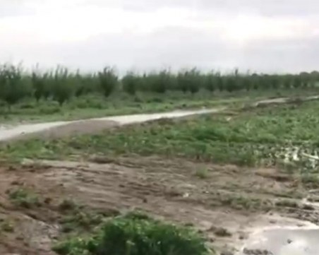 Все още е усложнена обстановката в Садово, два пътя остават затворени