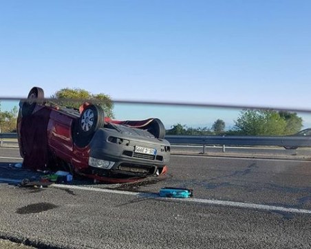 Жестоко меле край Пловдив! Кола се вряза в камион, четирима загинаха намясто СНИМКИ