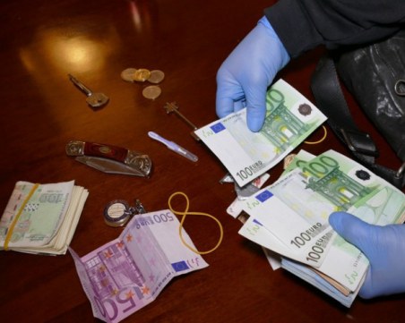 Българка и израелец са хванати и обвинени за измама за близо милион и половина