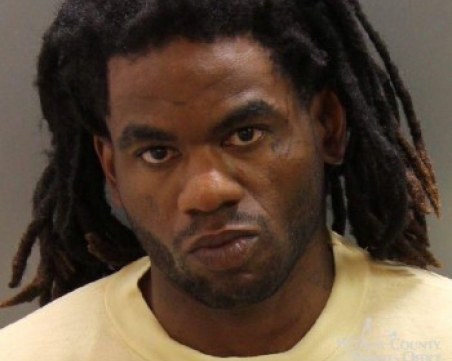 Мъж прободе с нож девет души, от тях шест деца