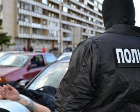 Арестуваните автоджамбази задигали луксозни автомобили с уникален софтуер