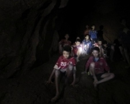 Откриха изчезналите в пещера малки футболисти, сега трябва да станат гмуркачи