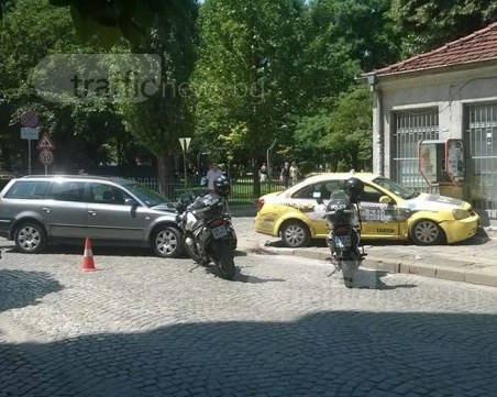 Пешеходката в Кючука била пометена след катастрофа между две коли СНИМКИ