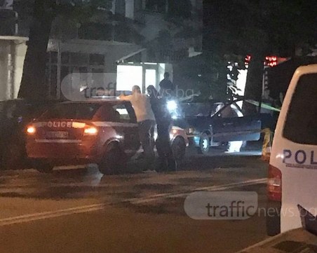 Полиция на Военна болница! Има труп на мъж в VW Polo с пловдивски номер! СНИМКИ