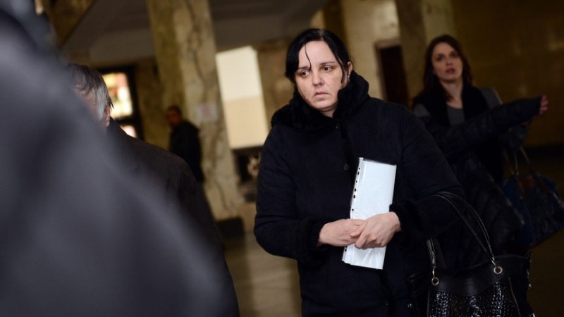 Акушерката Емилия Ковачева е удряла с юмруци поне 39 пъти бебето Никол