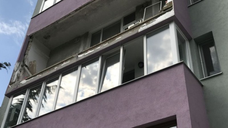 Мъж е в болница след взрив на газова бутилка