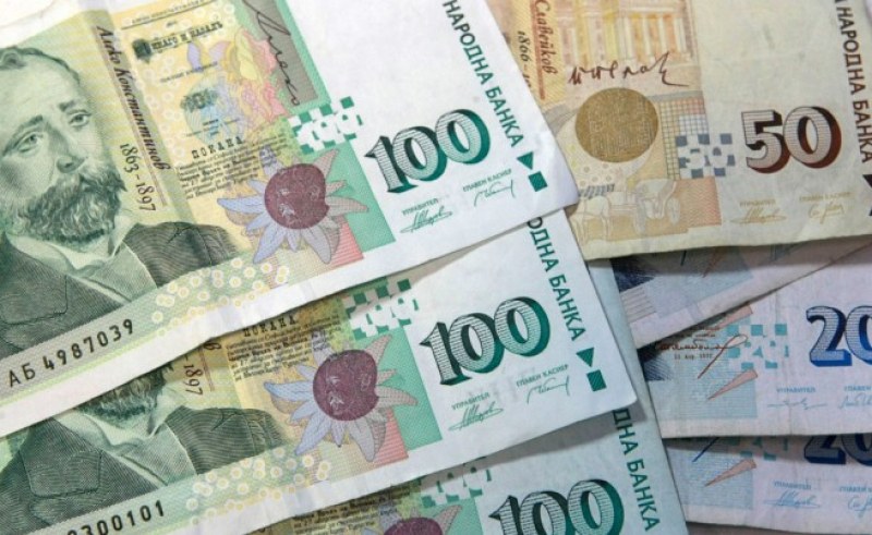Мъж откри 1000 лева, забравени в рейс, търси се собственикът им