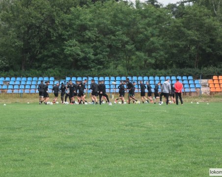 Локо смени стадиона за контролата, Ботев също играе днес