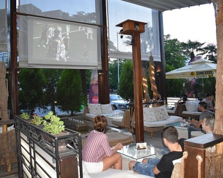 Световно по футбол в Русия? Не, в Бродуей! СНИМКИ