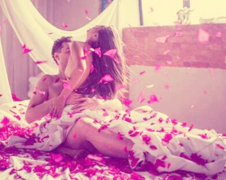 10-те мисли на мъжа, когато те вижда гола за първи път