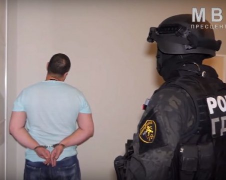 Появиха се кадри от ареста на престъпната група, ръководена от брат на депутат ВИДЕО