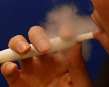 След като преспаха една нощ, все пак вдигат акциза на бездимните цигари!