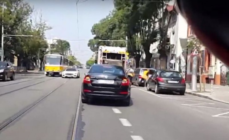 Показаха поредното безумно шофиране в София ВИДЕО
