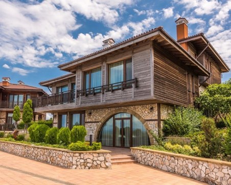 Къща за  1,4 милиона евро на родното Черноморие се бори за най-желана на света