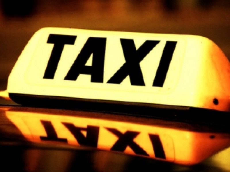Такси-копърка вози срещу 60 лева, дава касова бележка за... пица и ракия
