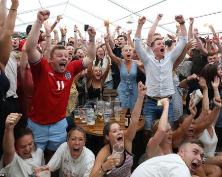 Световното в Русия показа: Футболът не е мода за богоизбрани