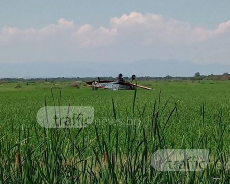 6 часа вадят падналия самолет до автомагистрала 