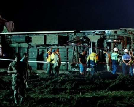 Бебе с българско и турско гражданство е загинало във влаковата катастрофа в Турция