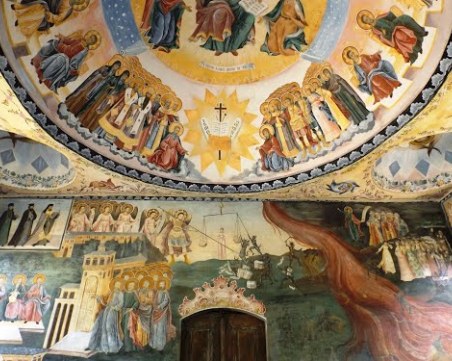 Иконописите в Бачковския манастир грейнаха, готвят се за Голяма Богородица