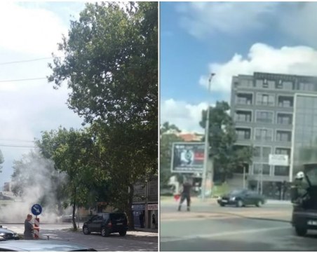 Кола избухна в пламъци до Сточна гара ВИДЕО