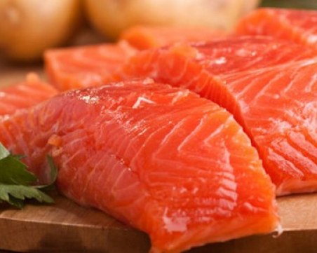 Любимата сьомга се оказа най-токсичната храна в света