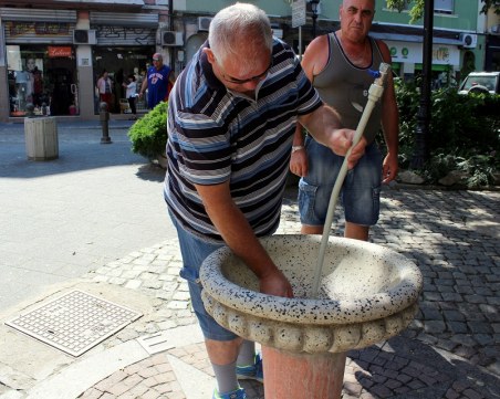 Вандали отново посегнаха на чешмичката на 