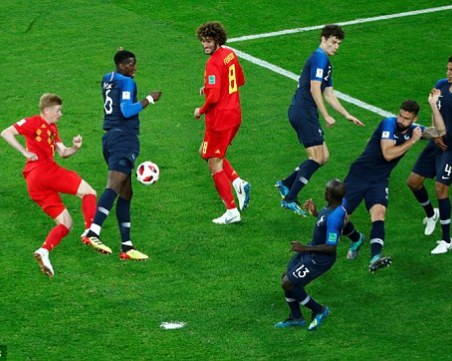 Франция се правеше на умряла лисица, но стигна финал на световното