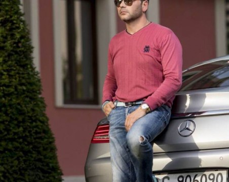 Д-р Енчев бръмчи из Пловдив с номер за 7 бона