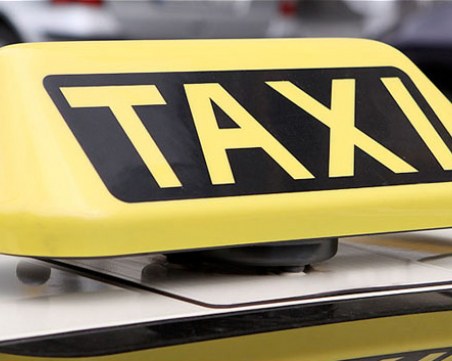 Пловдивчанка си забрави важни документи в такси! А в събота лети за Германия...