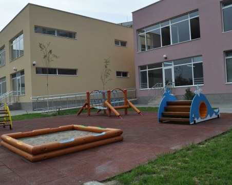 Абсурд в пловдивска ясла! Здрави деца заплашени от зараза с варицела