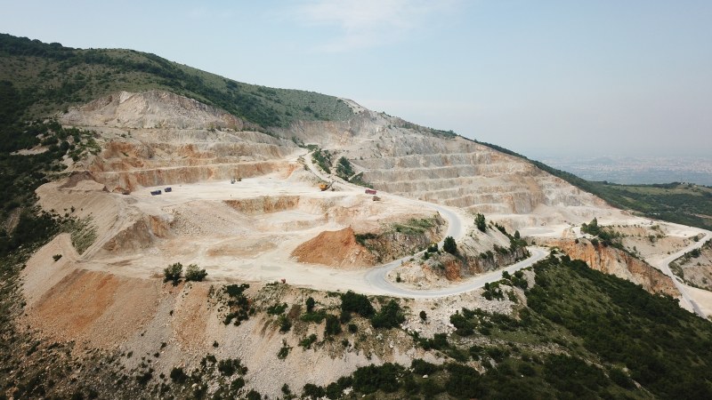 Белащица отново излиза на бунт заради кариерата СНИМКИ