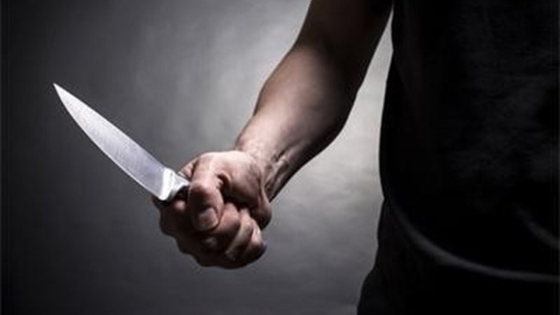 Психично болният, който закла баща си в столицата, посрещнал униформените с 2 ножа