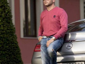 Д-р Енчев бръмчи из Пловдив с номер за 7 бона