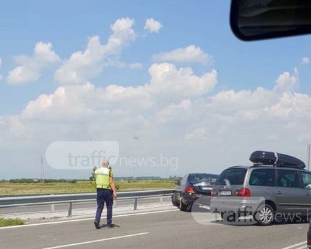 Четвърта катастрофа на АМ Тракия на същото място! Петима чужденци са в болница СНИМКИ