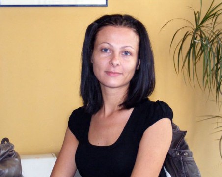Журналистка се оказа собственик на фирма, която ще получи почти 200 милиона за ремонт на жп линия