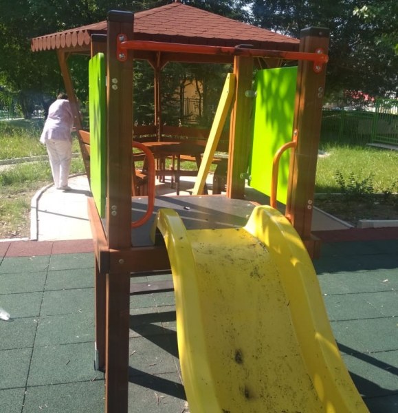 Грозен палеж върху катерушки в детска градина СНИМКИ